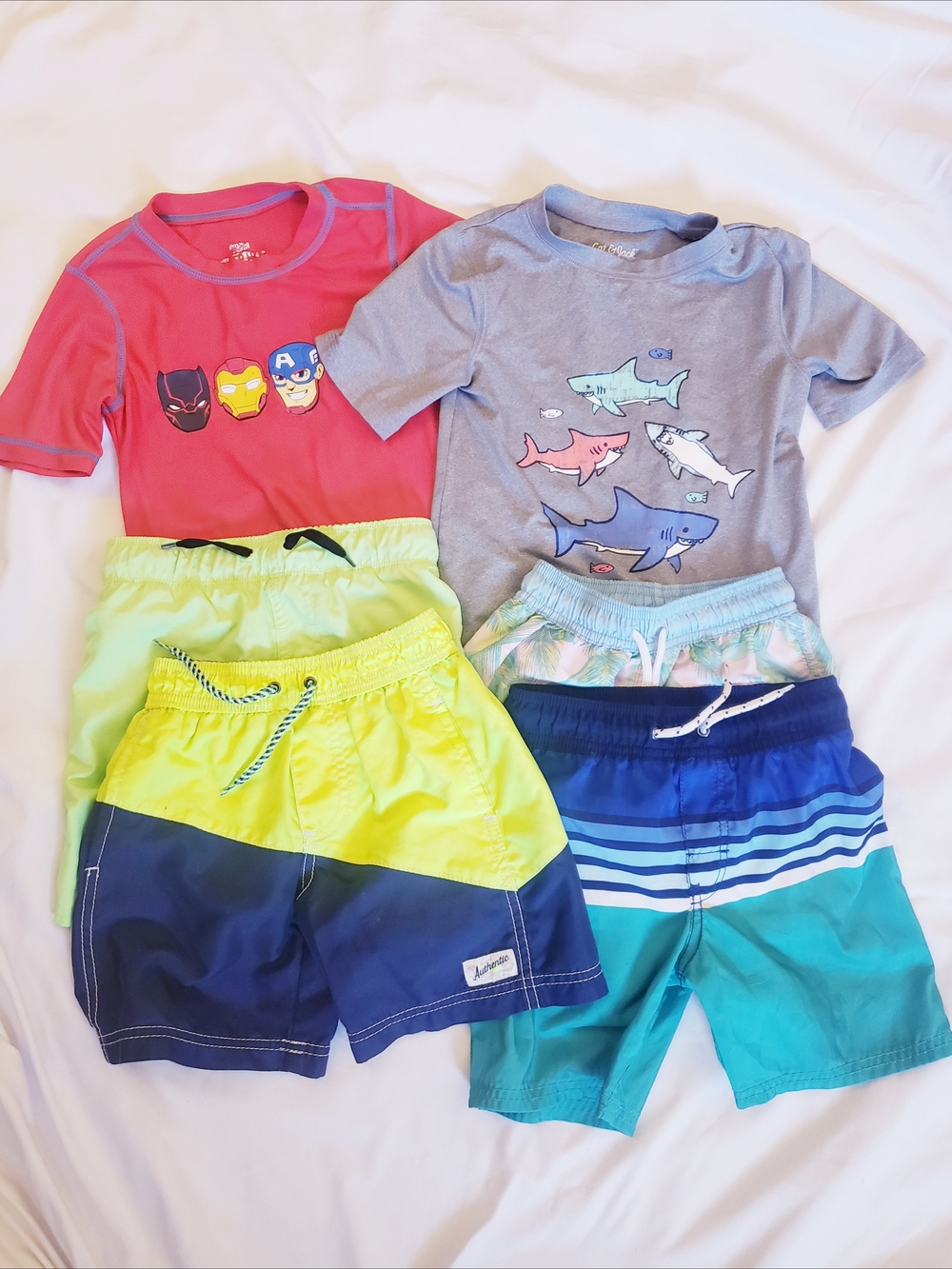 Boys Size 4/4T Assorted Swim Trunks And Rashguards